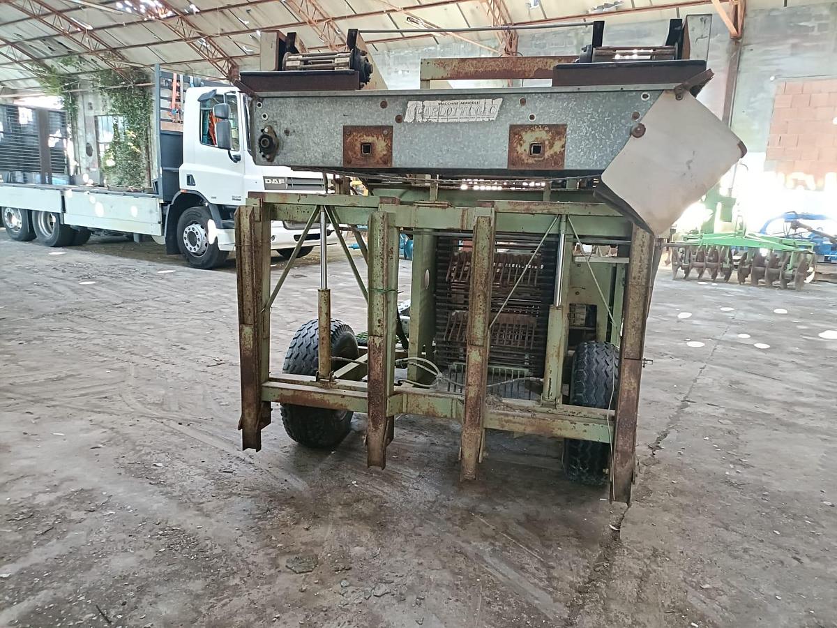 Usato Scavapatate marca Carlotti modello super 286