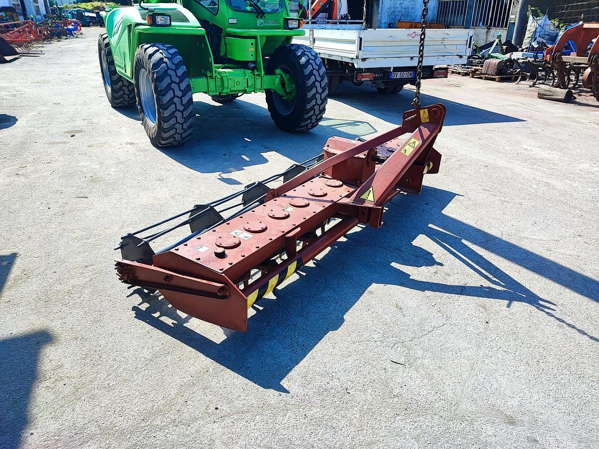 Usato Erpice rotante da 3 metri con rullo a gabbia