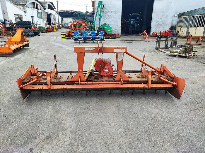 Usato Erpice rotante Lely largh 3 m