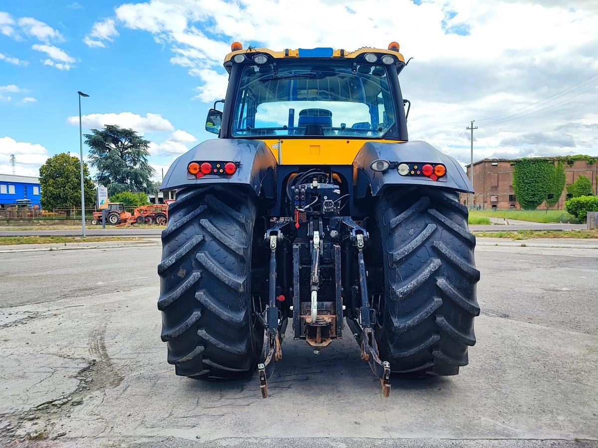 Usato JCB Fastrac 8250- freni ad aria 200q- 70 km h