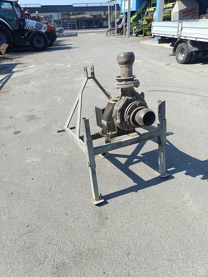 Usato pompa Caprari mec D 265 con cavalletto