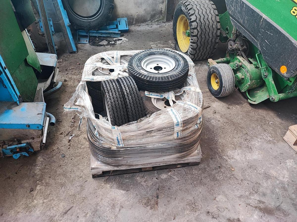 Usato Set 20 gomme nuove con cerchio 4.00-8