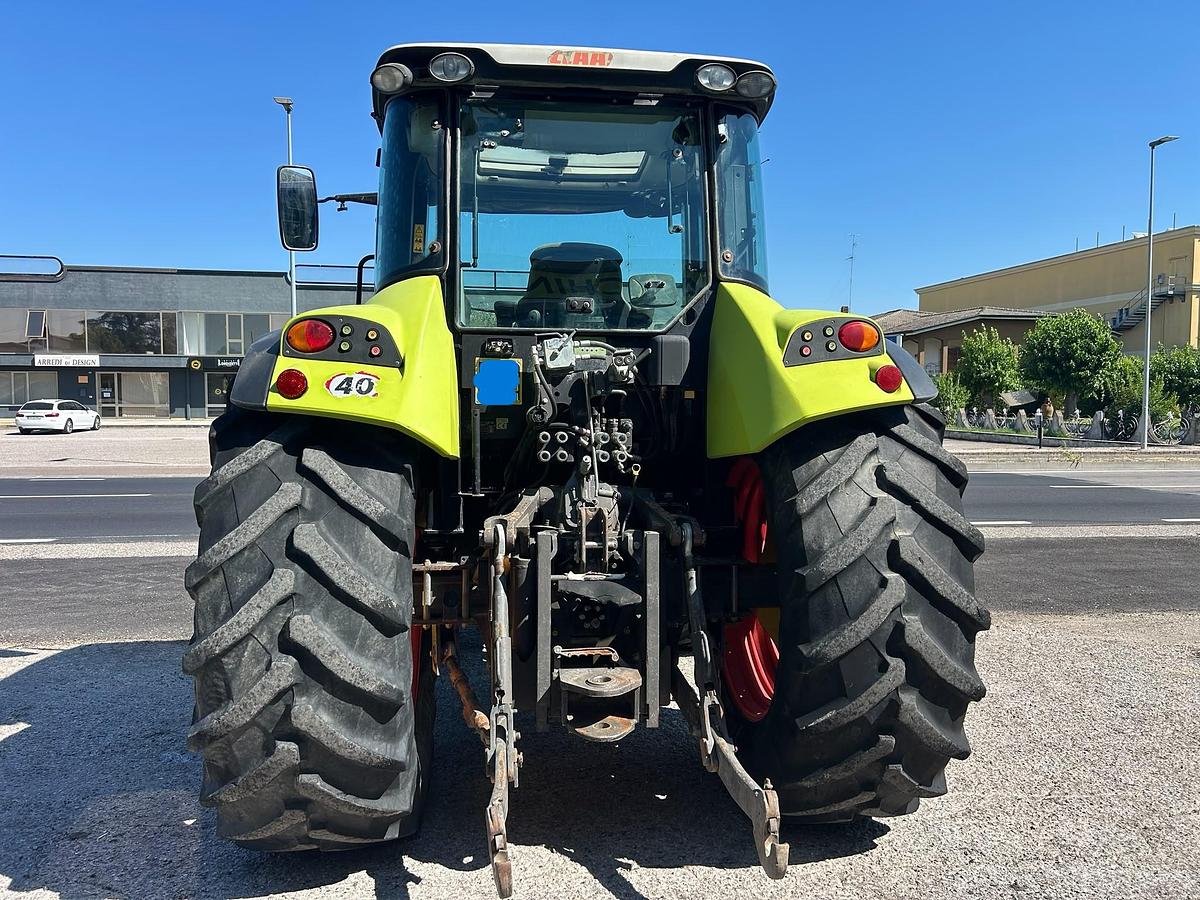Usato claas arion 430- sollevatore e pto ant.