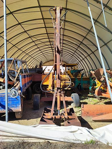 Usato Caricaletame marca Baratti con staffe idrauliche