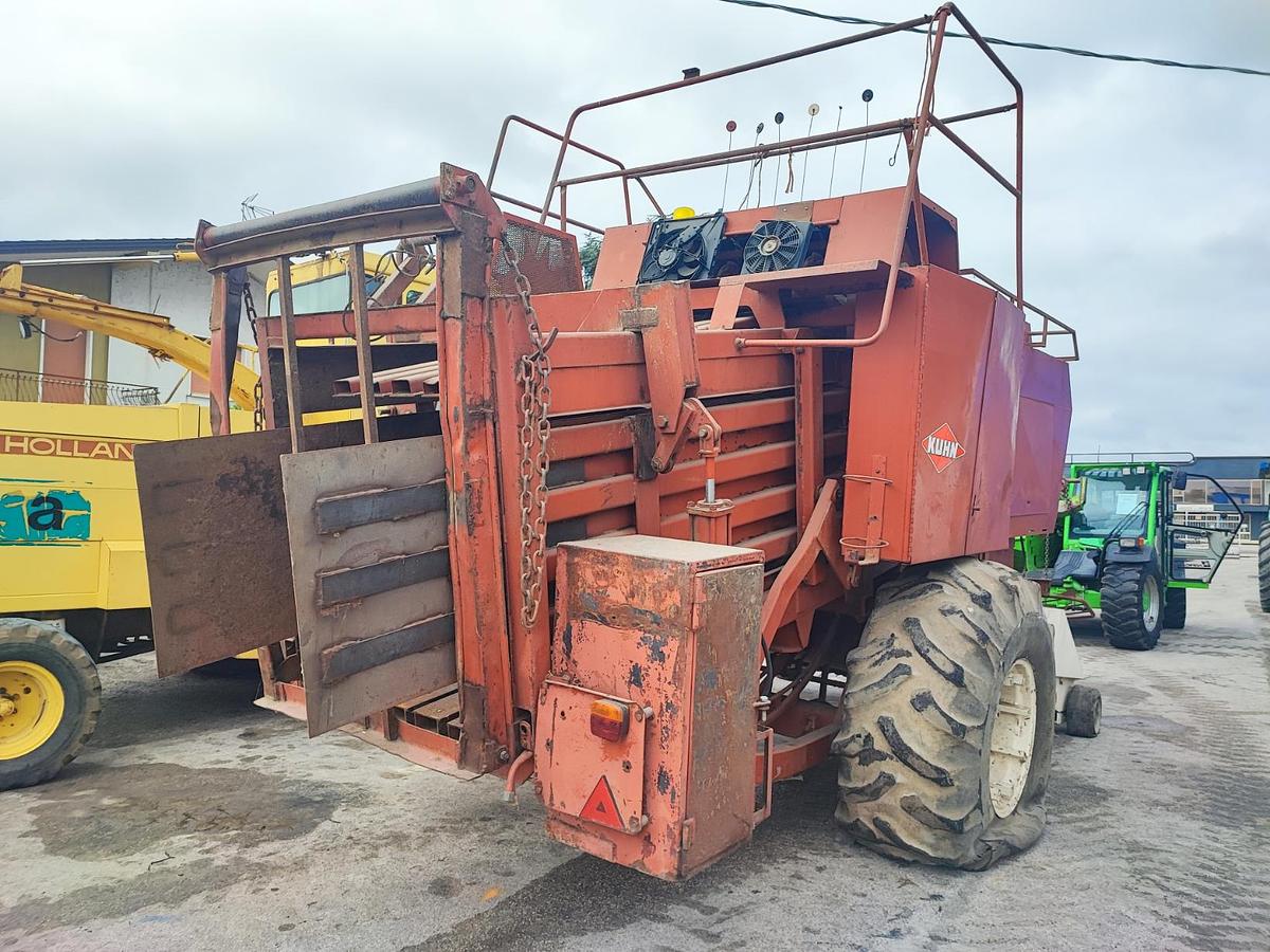 Usato Pressa quadra Hesston modello 4800