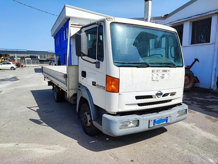 Usato Autocarro Nissan Atleon 120.3