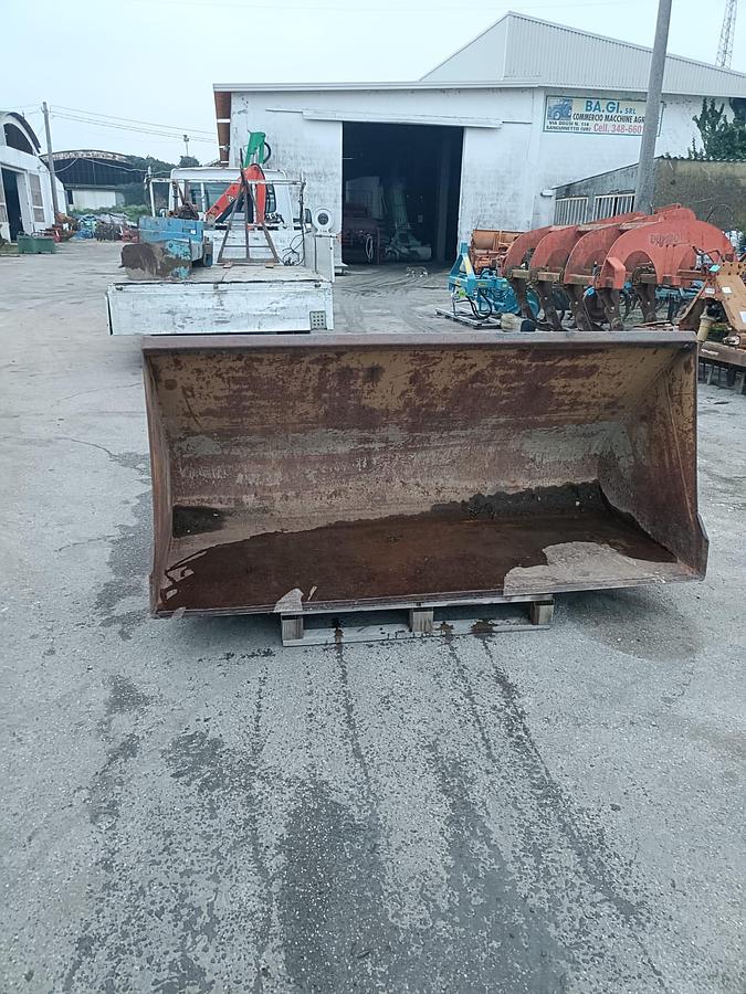 Usato benna usata larghezza 2m