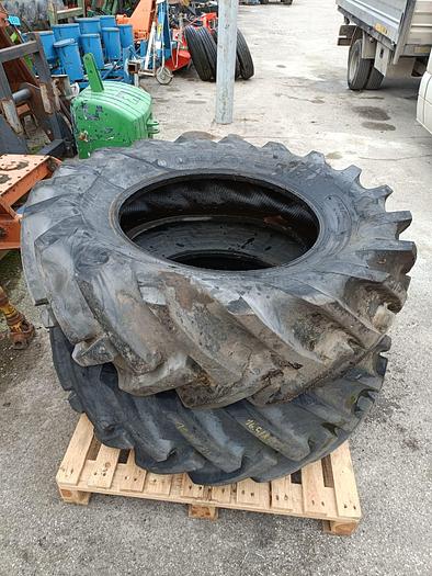 Usato Gomme varie per trattore agricolo o rimorchio (2)
