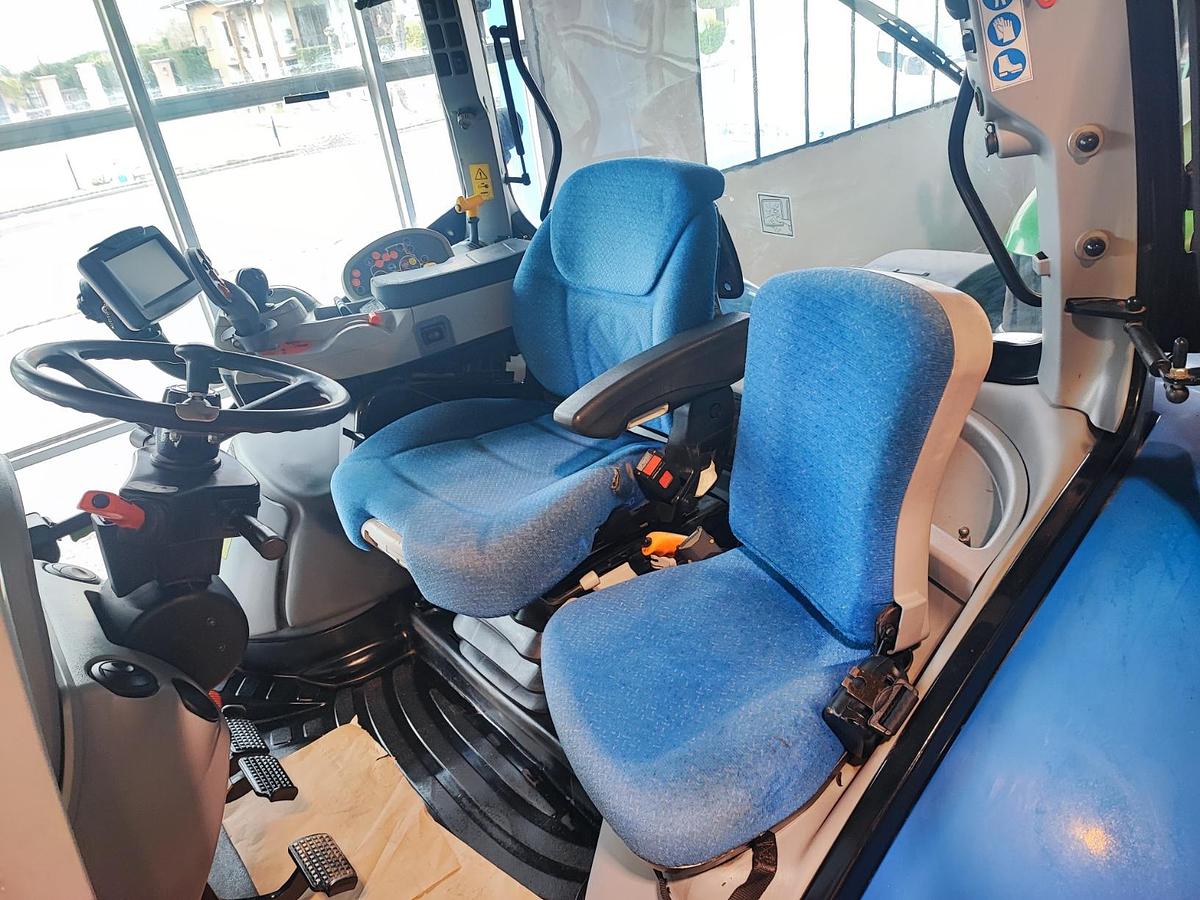 Usato New Holland T 7.210- soll. e PTO anteriori