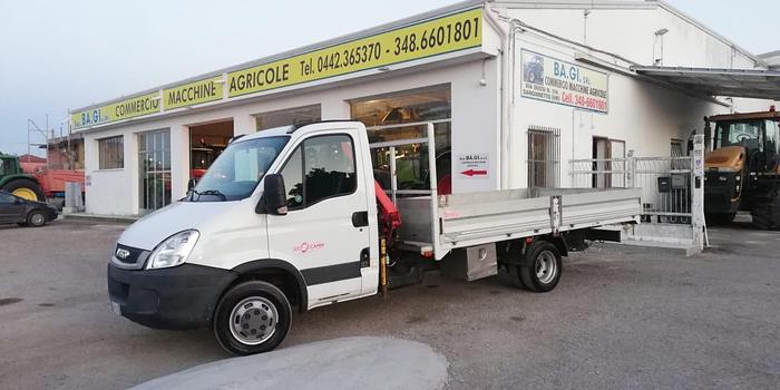 Usato Autocarro Iveco Daily 35- patente B