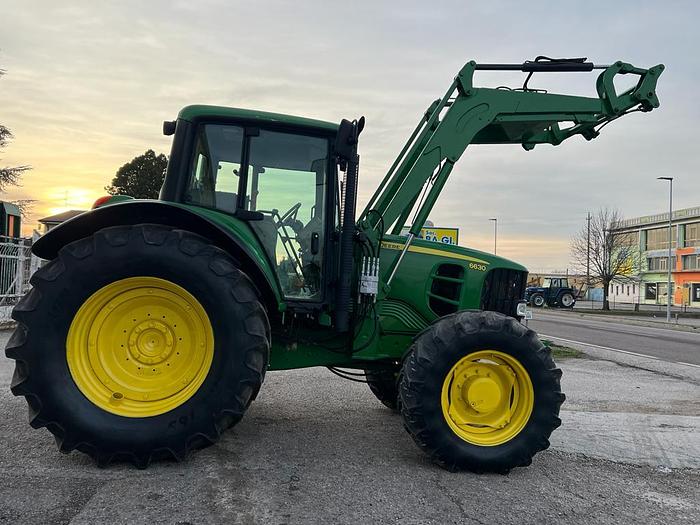Usato John Deere 6630 caricatore Bonatti- anno 2010