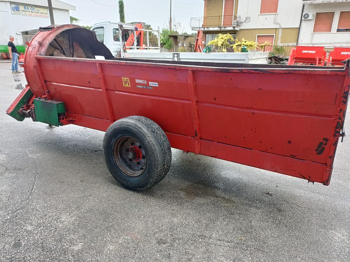 Usato Spandiletame da frutteto o vigneto larghezza 1,55m