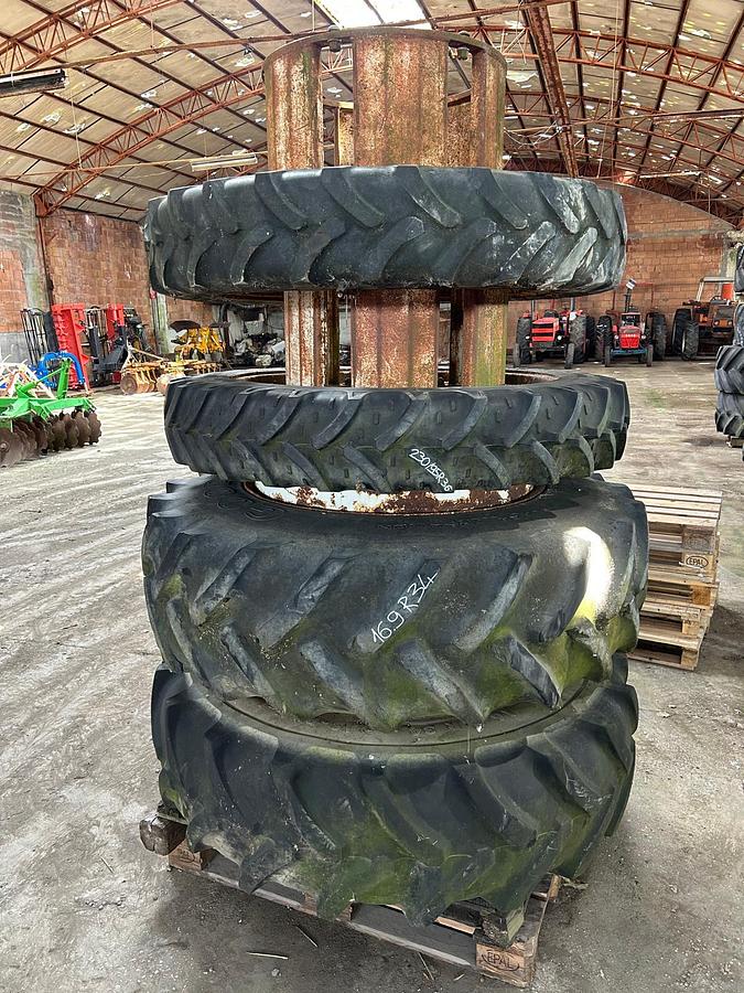 Usato Gomme varie per trattore agricolo o rimorchio (3)