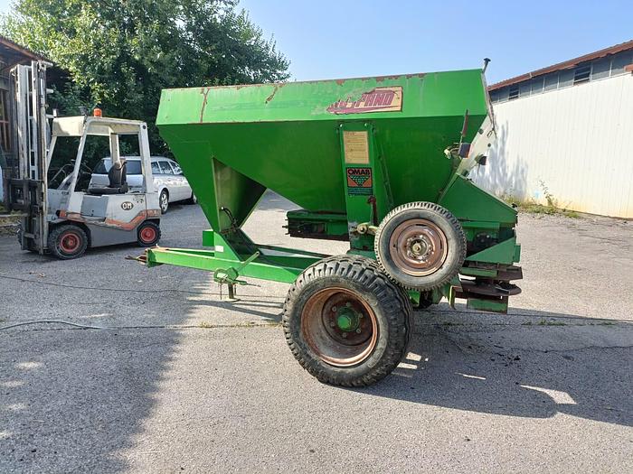 Usato Spandiconcime trainato Eurospand da 12q con catene