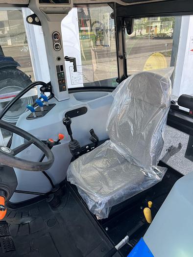 Usato New Holland TD 5.95-anno 2014-caricatore MX U8