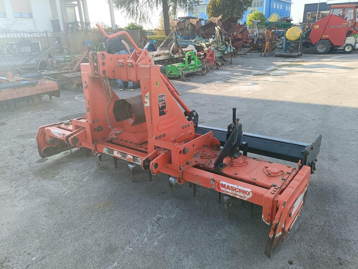 Usato erpice rotante Maschio 2,50m-barra livellamento