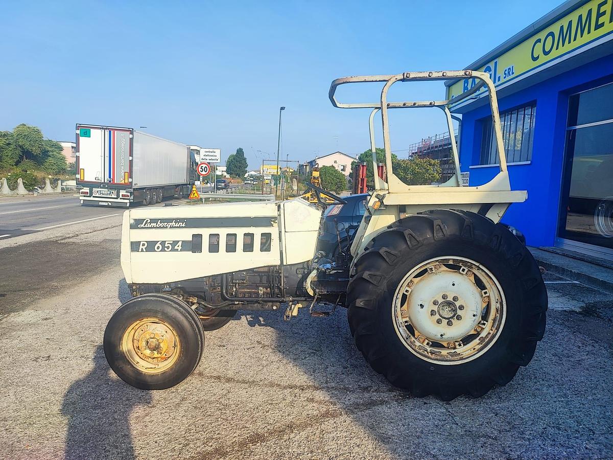 Usato lamborghini 654