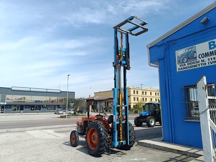 Usato Fiat 411 R con muletto e sollevatore