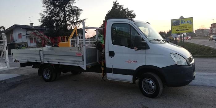 Usato Autocarro Iveco Daily 35- patente B