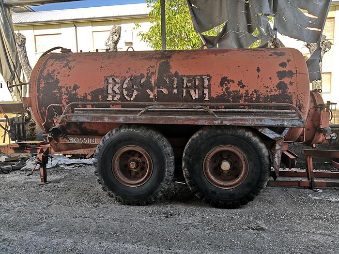 Usato Botte Liquame Bossini 80 q. Targa e libretto