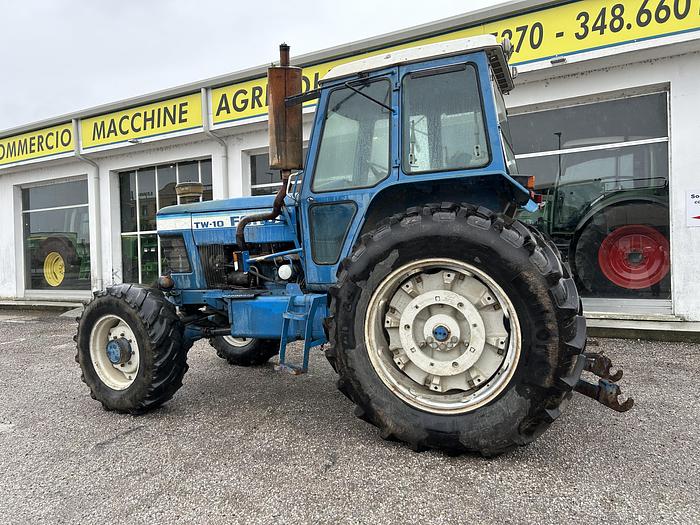 Usato Ford TW10- CV 130- 6 cilindri- anno 1983