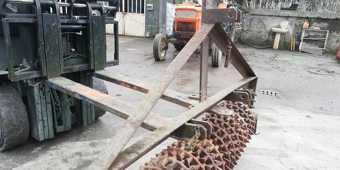 Usato Rullo cilindrico con attacco al 3 punto