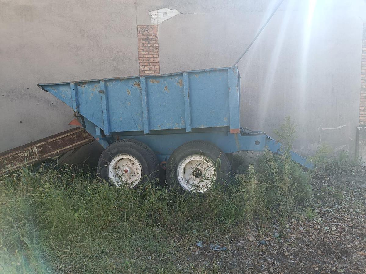 Usato dumper due assi senza libretto