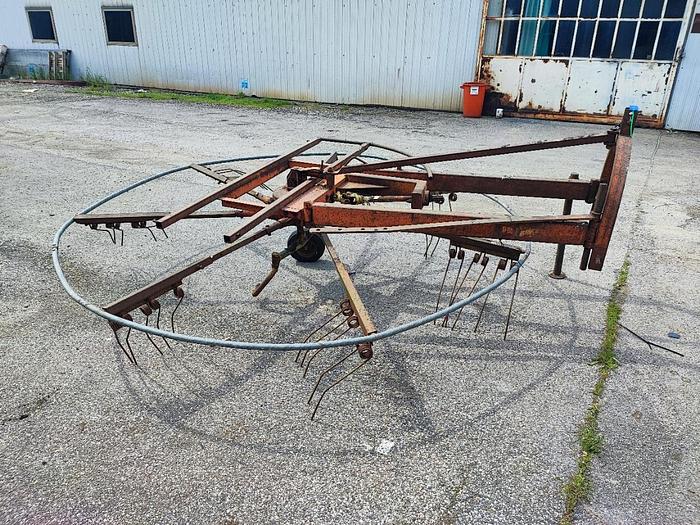 Usato Girello per fieno a giostra marca Galvani