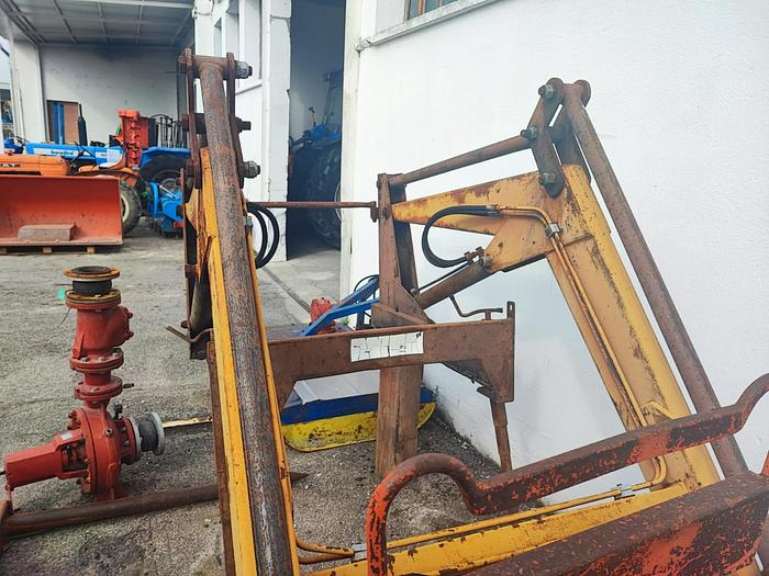 Usato Caricatore con benna (era su un Fiat 780)