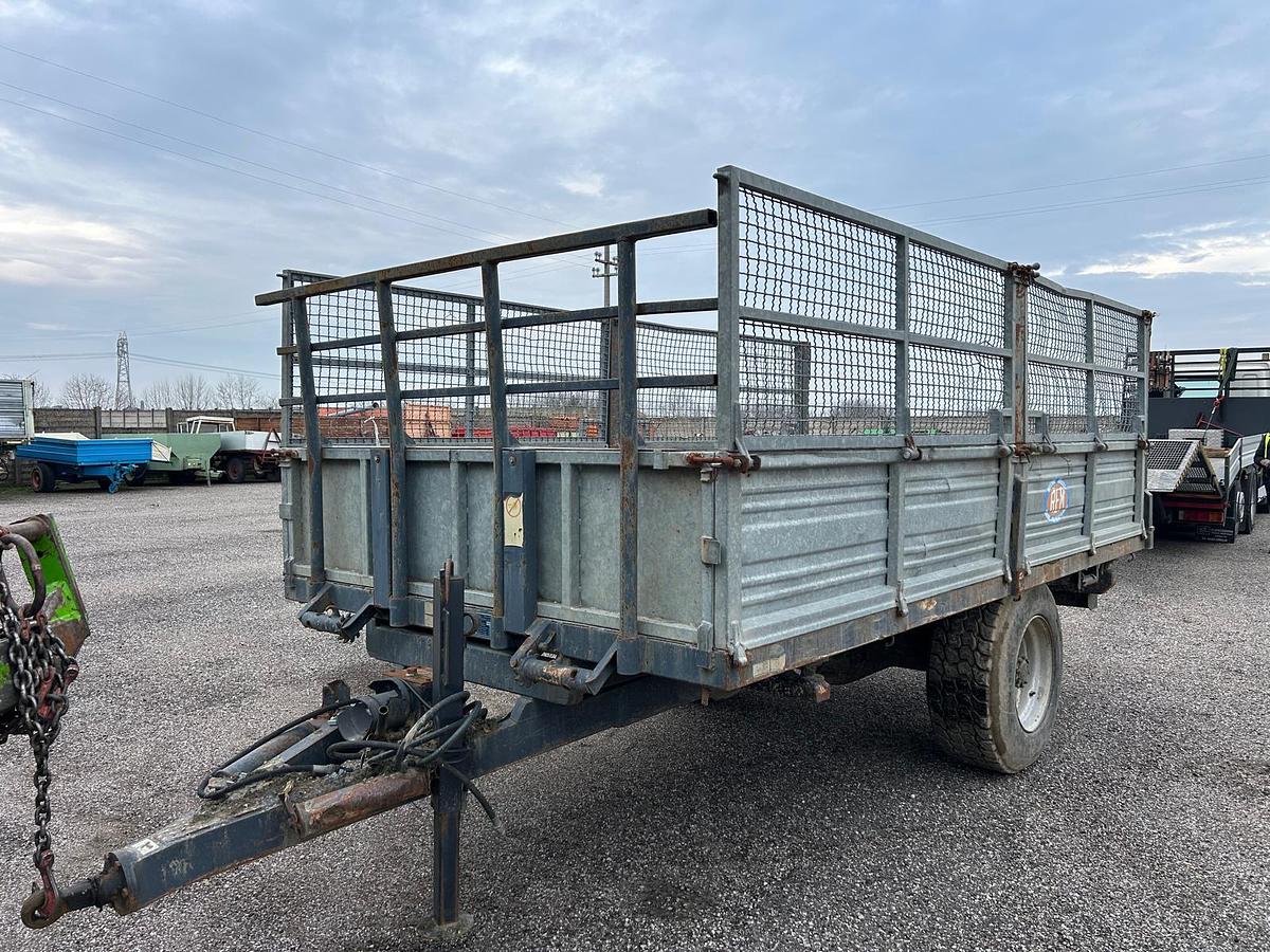 Usato Rimorchio agricolo 1 asse Rem- trilaterale- 60q