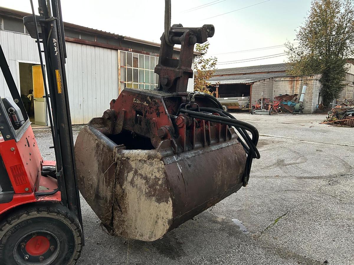 Usato Benna Rozzi per escavatore con CE