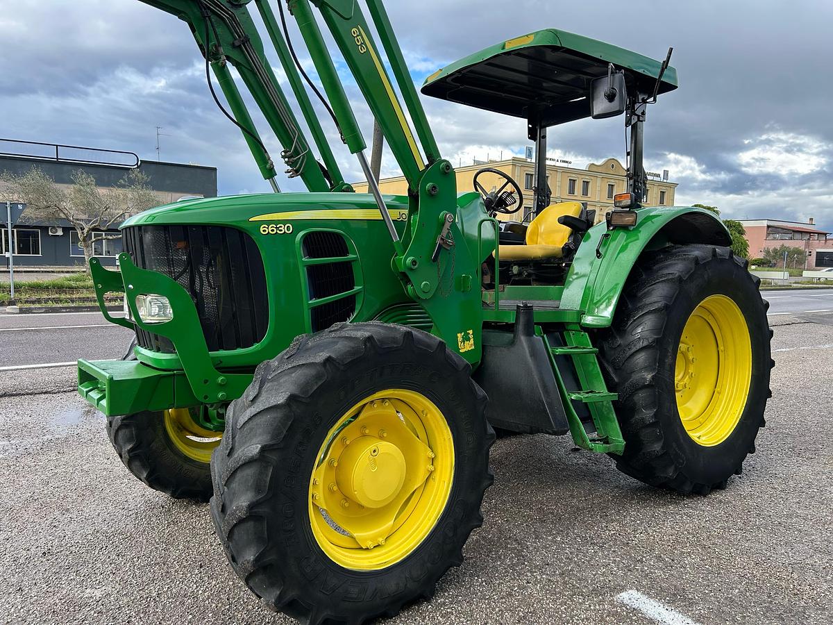 Usato John Deere 6630 con caricatore JD653