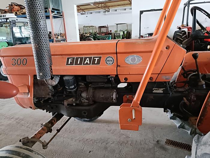 Usato Fiat 300 con arco di protezione