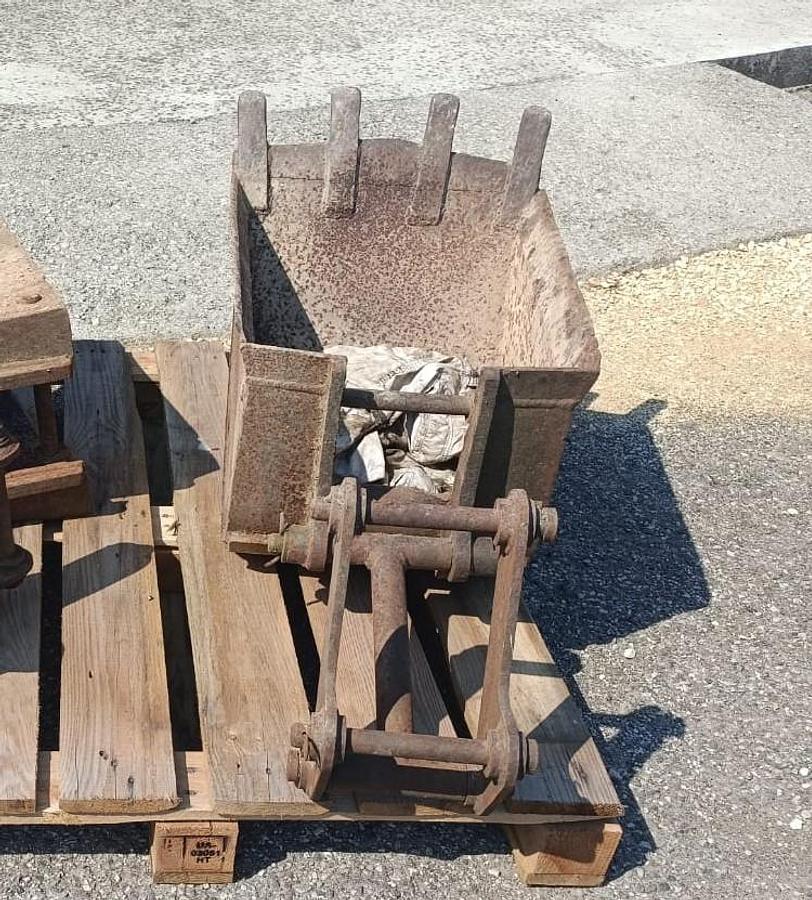 Usato Benne per caricaletame o escavatore