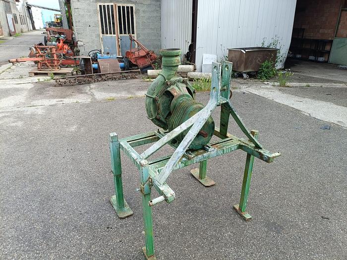 Usato Pompa marca Mellini Martignoni con cavalletto