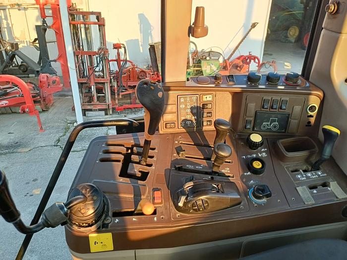 Usato John Deere 6420 con sollevatore e PTO anteriori