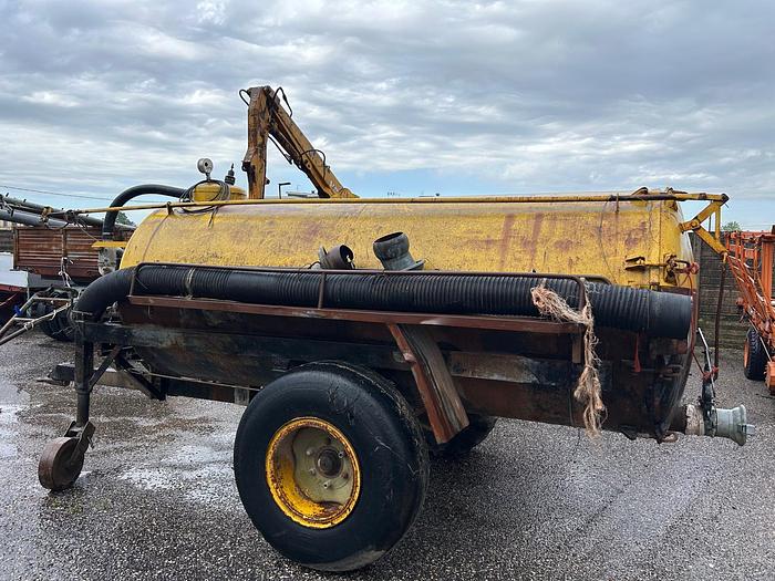 Usato Botte liquame marca Macoratti da 50 q