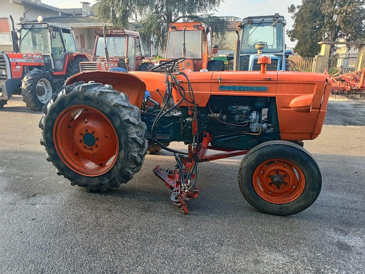 Usato fiat 415 con scalzatore interfilare o lametta per vigneto