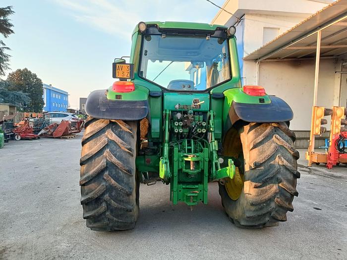 Usato John Deere 6420 con sollevatore e PTO anteriori