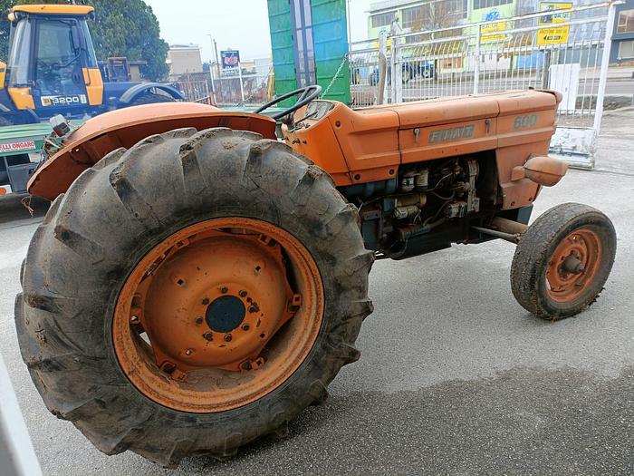 Usato Fiat 600-8 cilindri 4 con 2 leve (come Fiat 640)