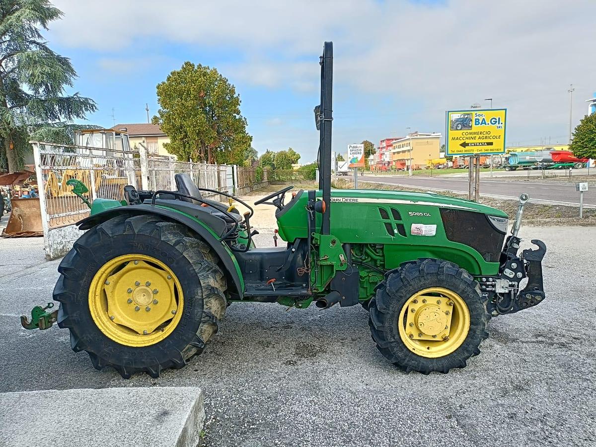 Usato John Deere 5085 GL