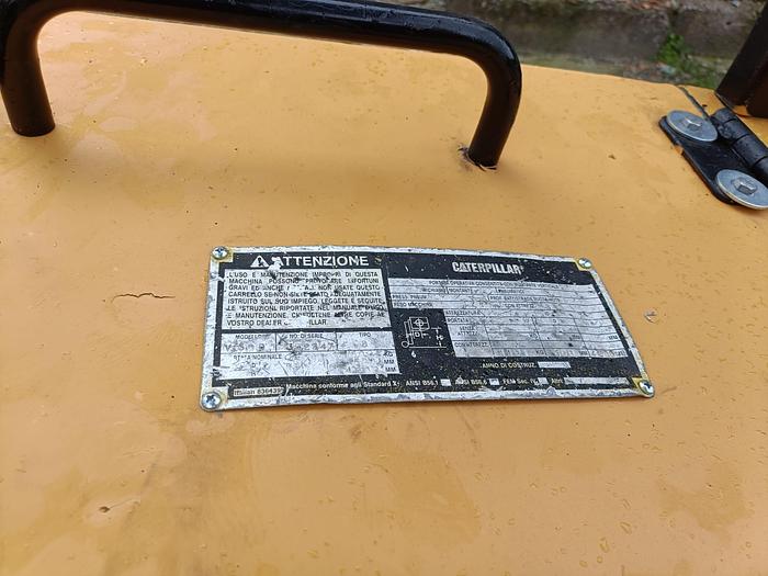 Usato Muletto Caterpillar modello V300