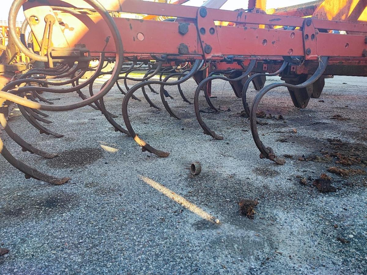 Usato Vibrocoltivatore Kverneland Futura 27M