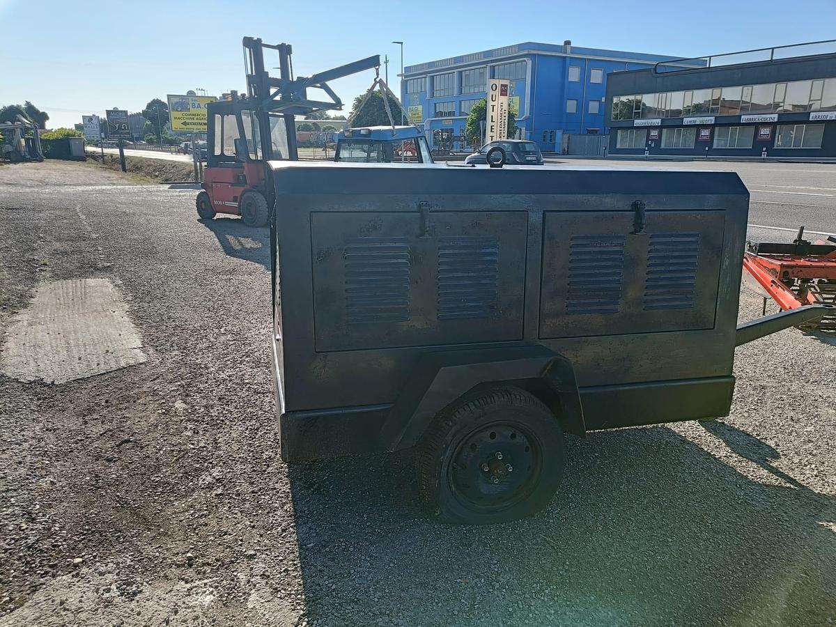 Usato generatore motore 2 cilindri WM marca Piccoli