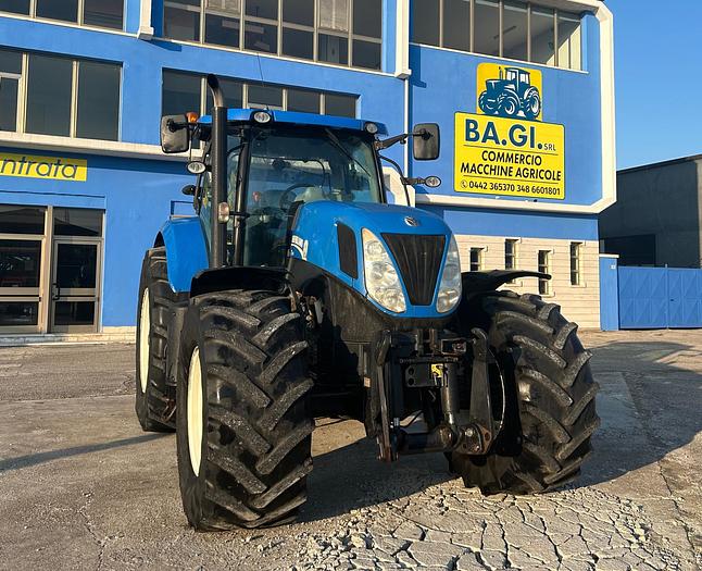Usato New Holland T7.250-Powershift-fr.aria-5000 ore IN ARRIVO