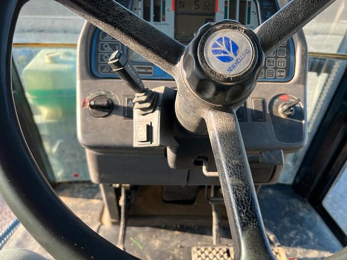 Usato New Holland 8770- CV 190- anno 2001