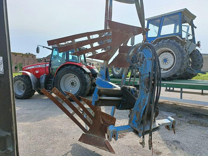 Usato Aratro monovomere De Franceschi con ali a stecche