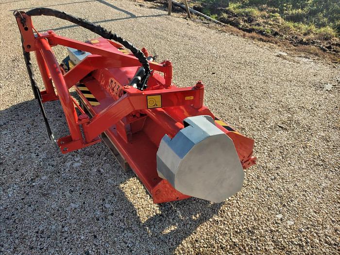 Usato Trincia a mazze da 2,50m- spostamento idraulico