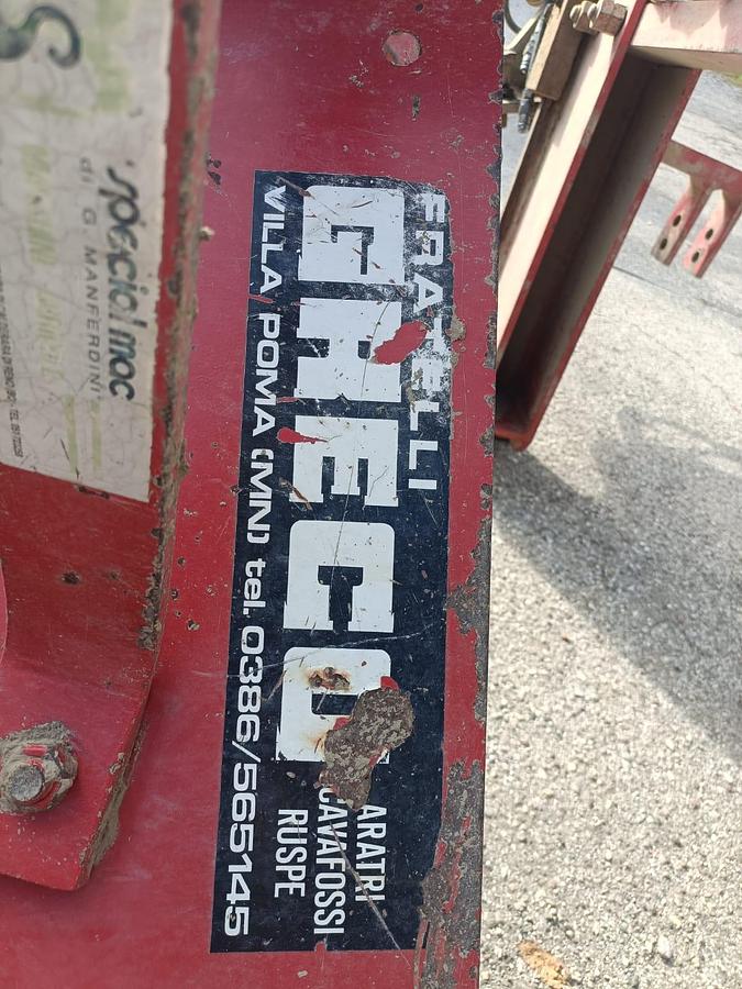 Usato Aratro Greco monovomere entro-fuori solco