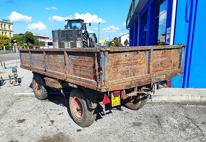 Usato Rimorchio agricolo Chieregato-targa e libretto